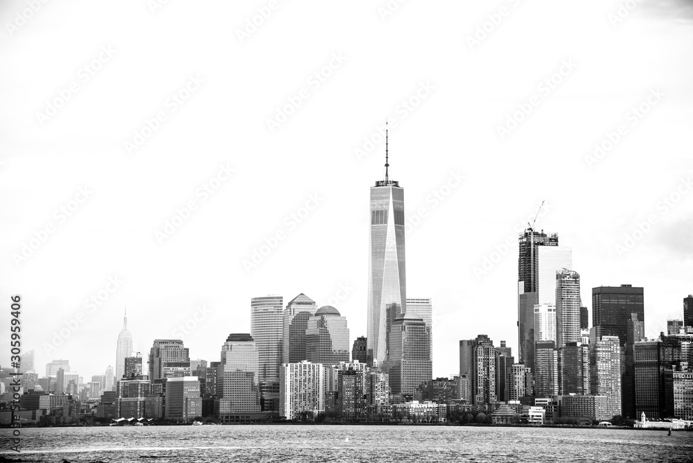 Fototapeta premium New York Skyline in Black and white- Panoramic BNW Skyline