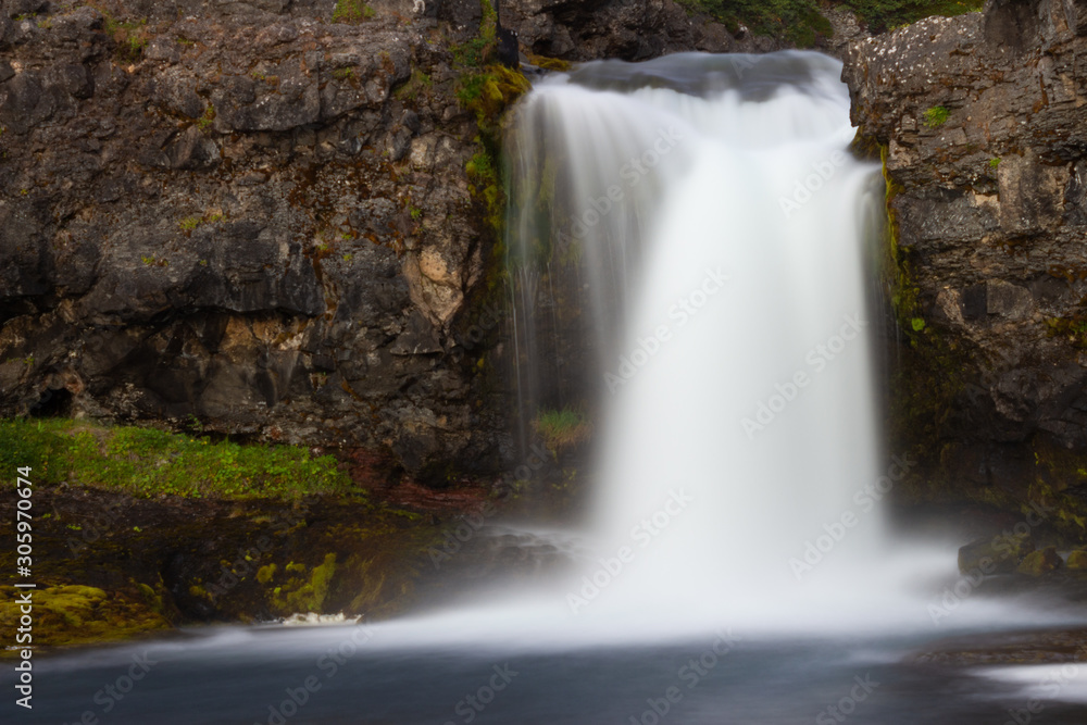 Obraz premium Waterfall in the forest, long exposure
