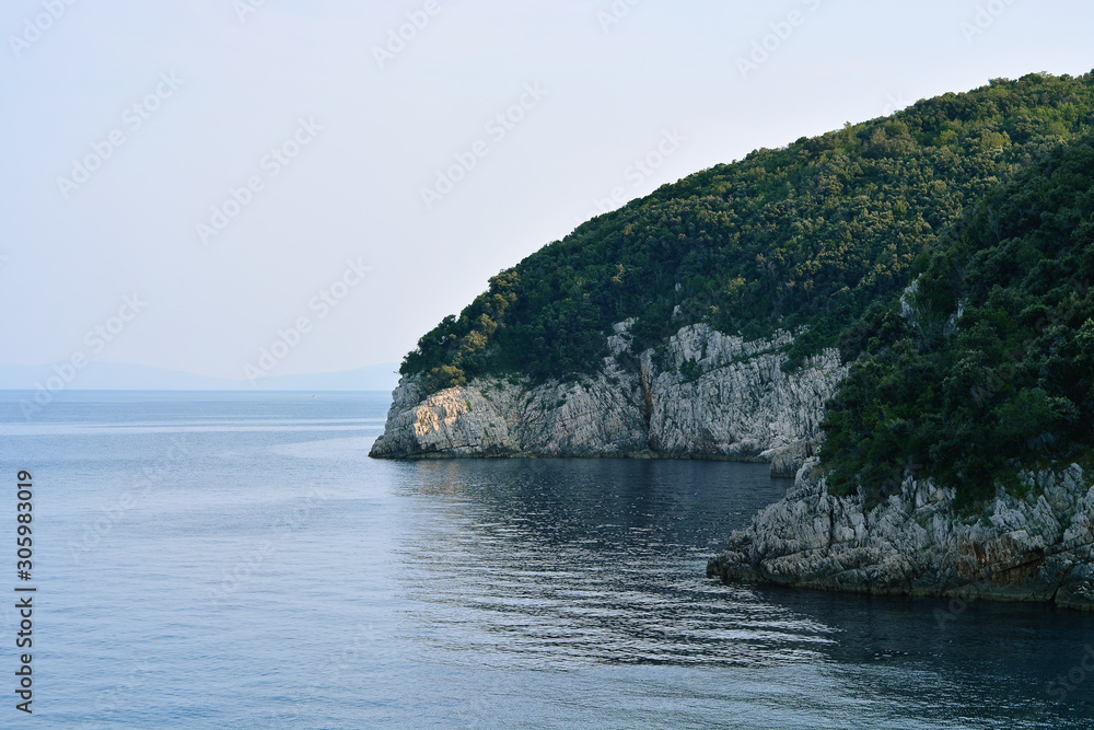 Fototapeta premium Rocky shore of the sea.