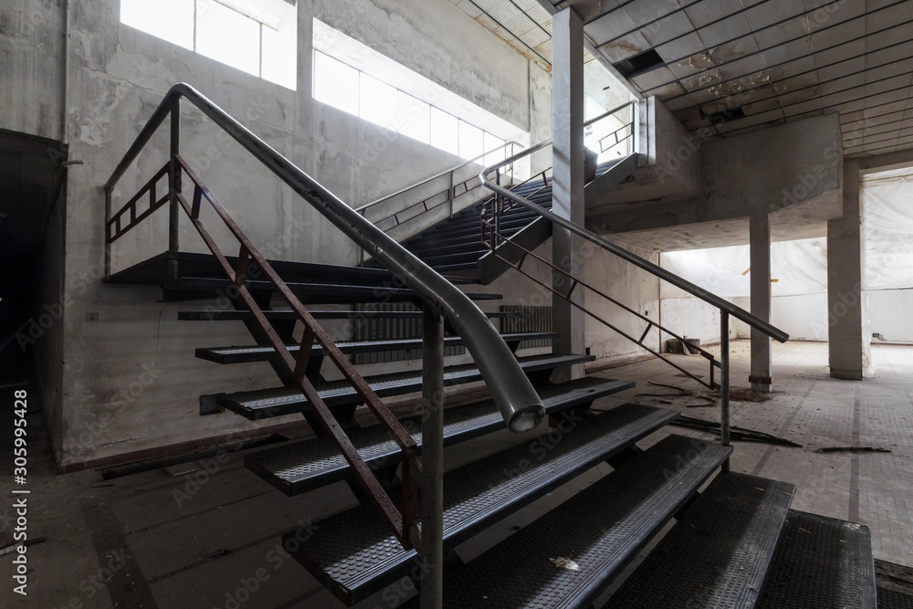 Fototapeta premium Urban exploration in an abandoned textile industry