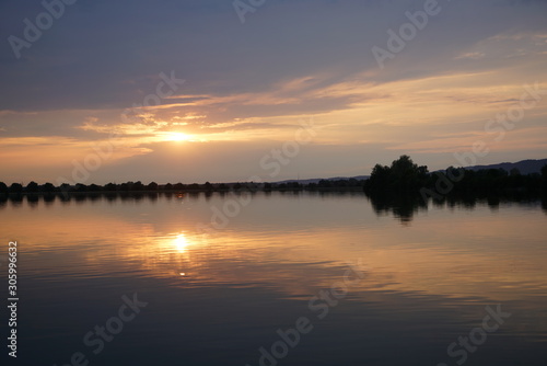 The Danube and its old waters are photographed in Bavaria near Regensburg © helfei