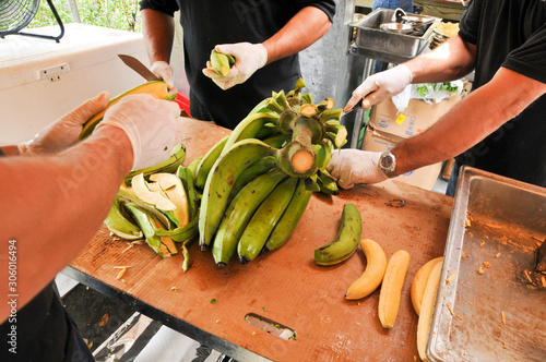 fried bananas for puerto rico food