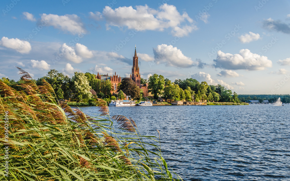 Malchower See mit Blick auf die Klosterkirche