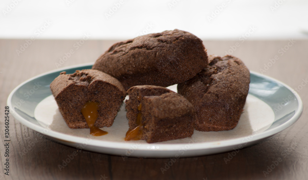 Mini chocolate puddings, filled with dulce de leche. Mini chocolate puddings, filled with dulce de leche.