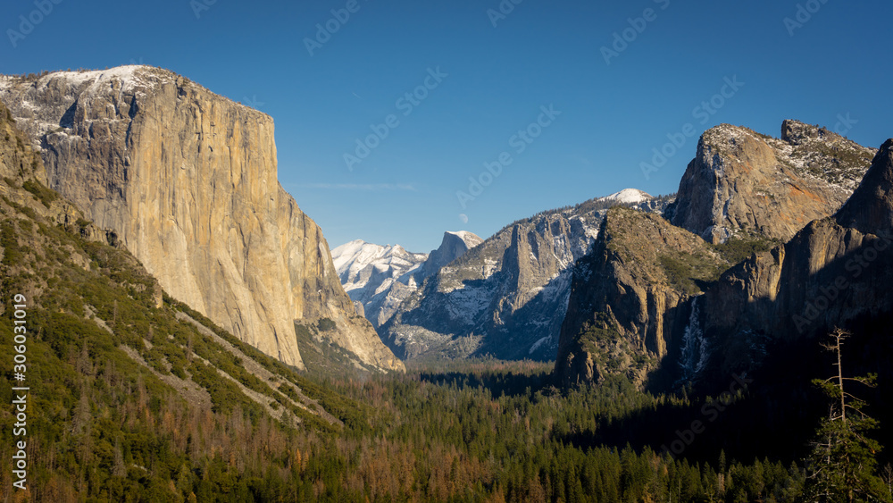 Tunnel View in winter with Half Dome and El Capitan