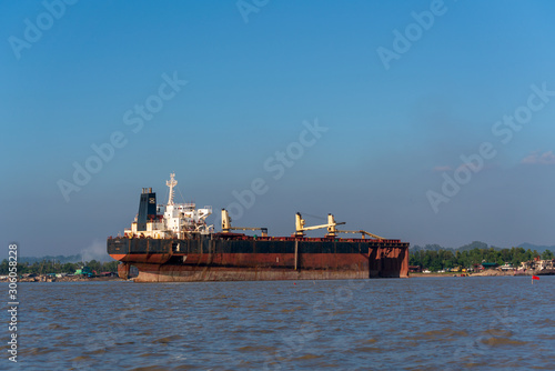 Fototapeta Naklejka Na Ścianę i Meble -  Ship Breaking Yard at Chittagong, Bangladesh