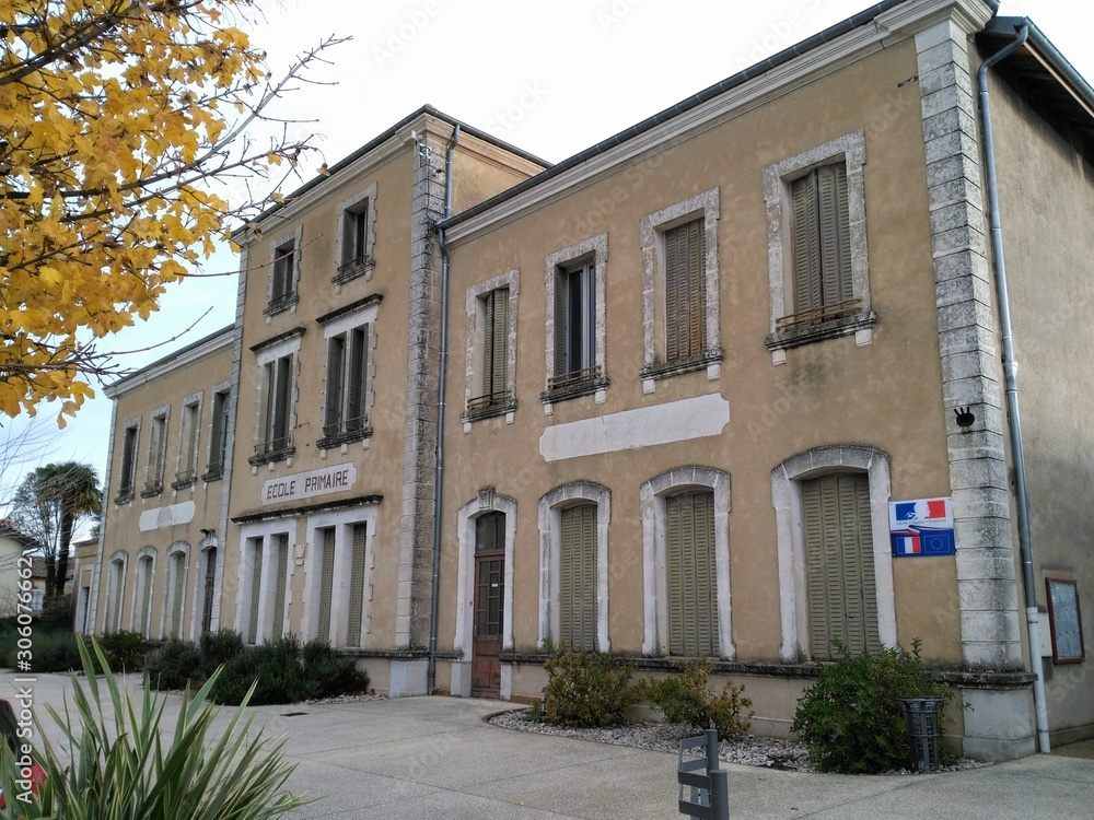 Village de La Roche de Glun - Département de la Drôme - Ecole Primaine André ALBERT - Vue extérieure