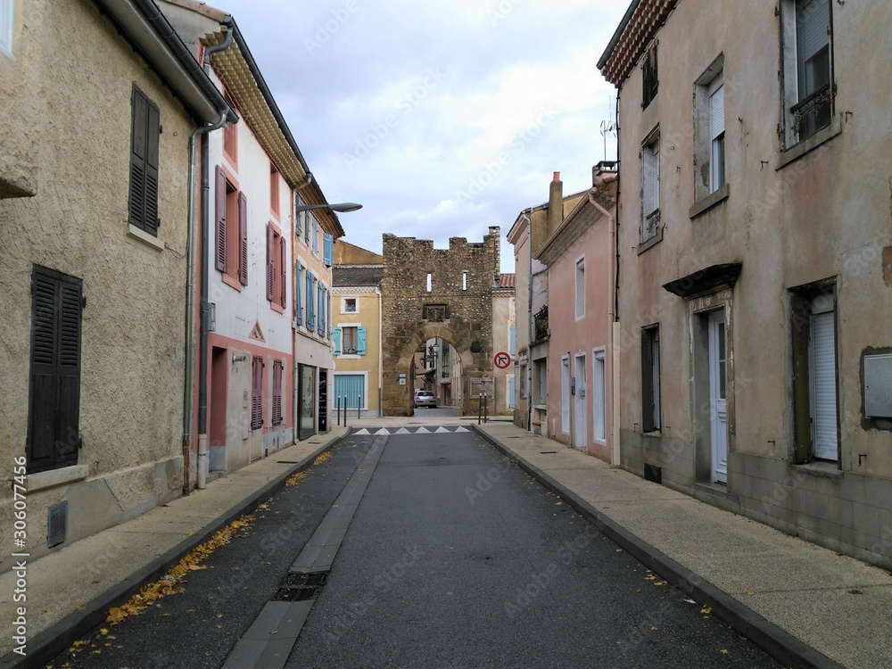 Village de La Roche de Glun - Département de la Drôme - rue des écoles