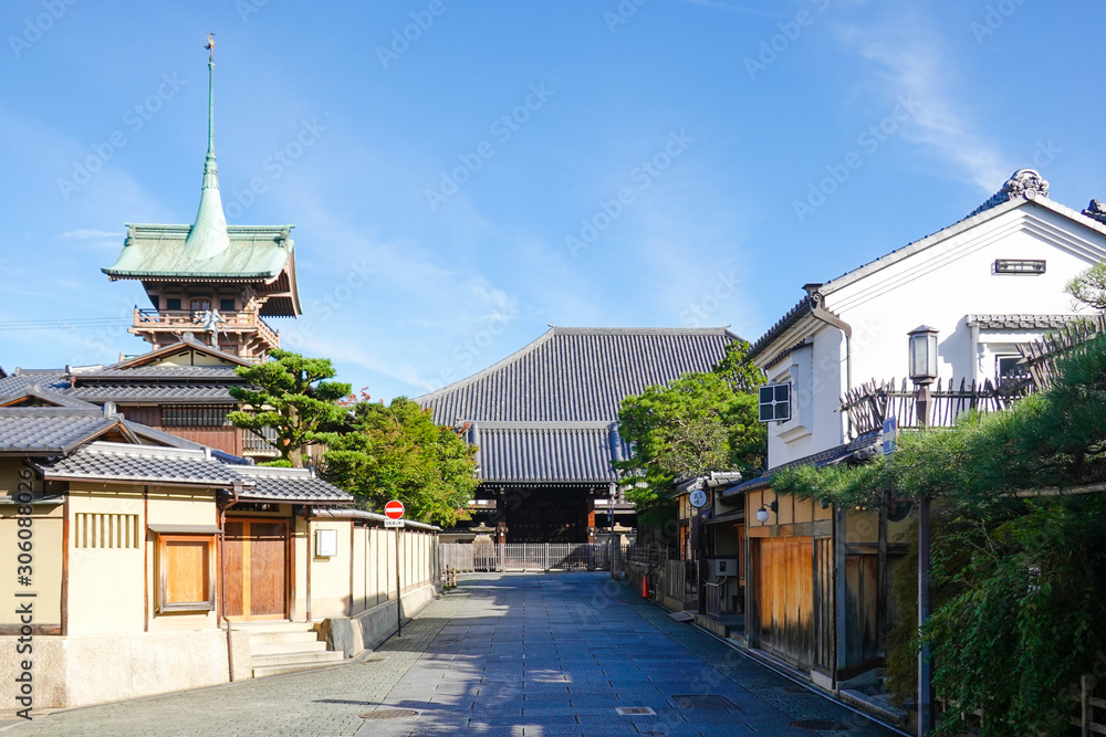 京都らしい町並みが続く「ねねの道」界隈 京都らしい町並みが続く「ねねの道」界隈