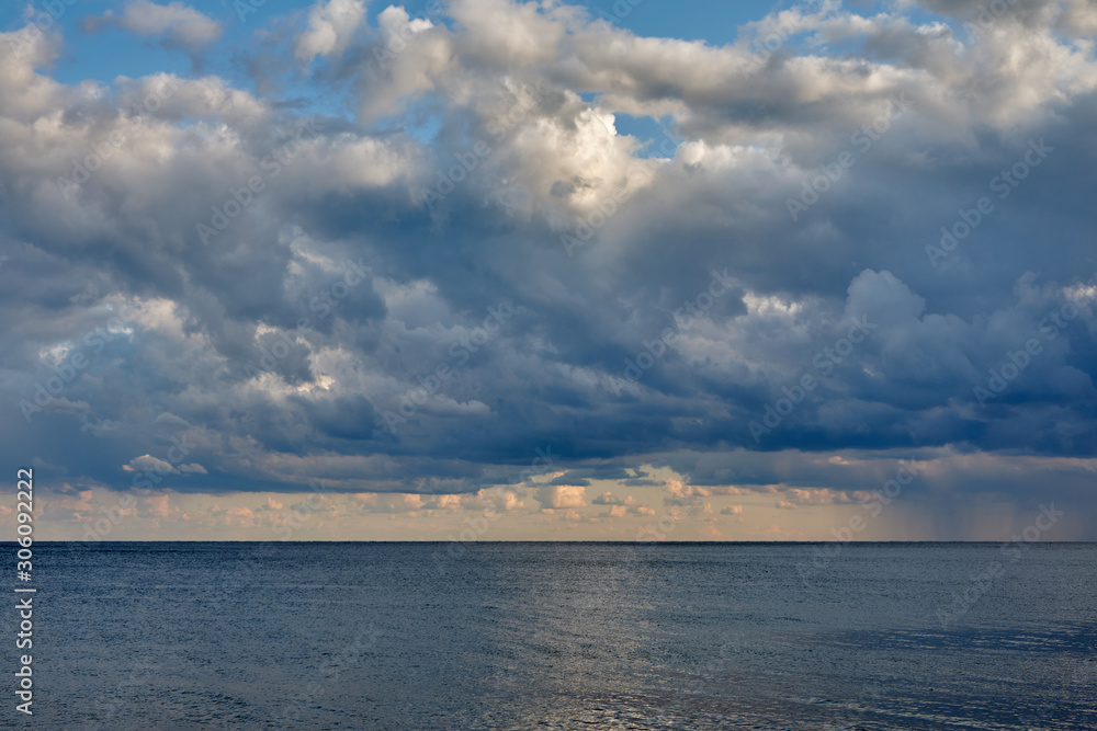 Obraz premium clouds over the sea