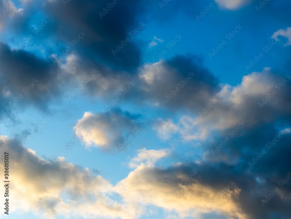 Obraz premium Blue sky with a lot of clouds