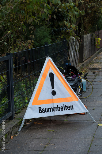 Warnschild Baumarbeiten