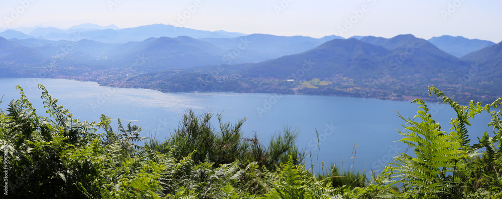Panorama vom Lago Maggiore 