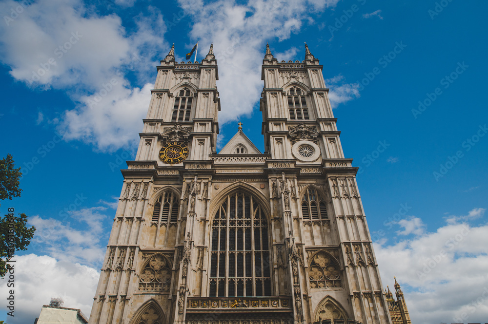 Φωτογραφία The Church of St Margaret, Westminster Abbey, in the grounds of Westminster Abbey on Parliament Square