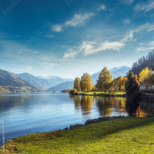 Fototapeta Naklejka Na Ścianę i Meble -  Impressively beautiful Fairy-tale mountain lake in Austrian Alps.