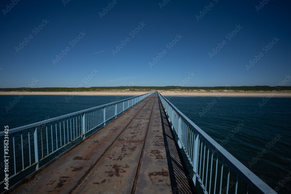 lange Brücke zum Strand