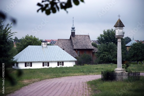Fototapeta Naklejka Na Ścianę i Meble -  drewniany kościół 