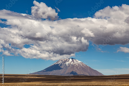 Obraz na płótnie El Misti volcano in Arequipa, Peru w salonie