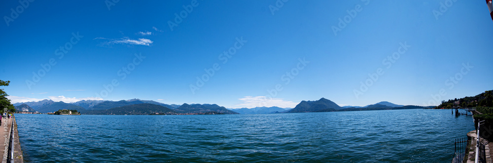 türkisblauer See in Österreich