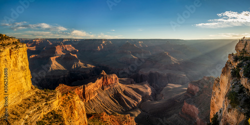 Early morning sunlight at Maricopa Point - Grand Canyon national Park