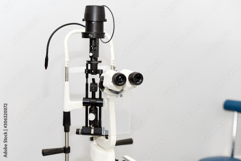 Foto de Ophthalmoscopy of the eye. Medical equipment with