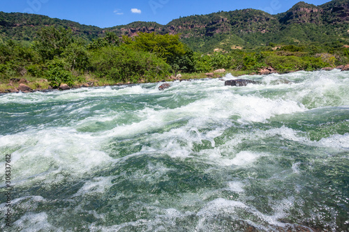 Φωτογραφία River Rapids Rocks Raging Water Power Closeup Landscape