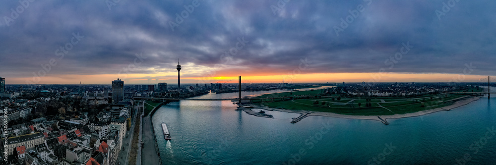 Sonnenaufgang in Düsseldorf - Germany