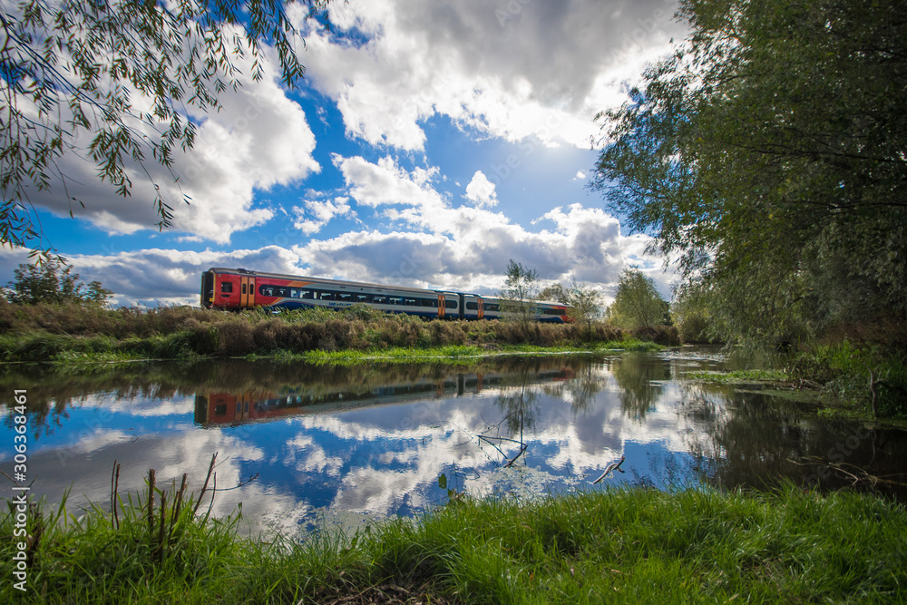 Obraz premium Reflected train
