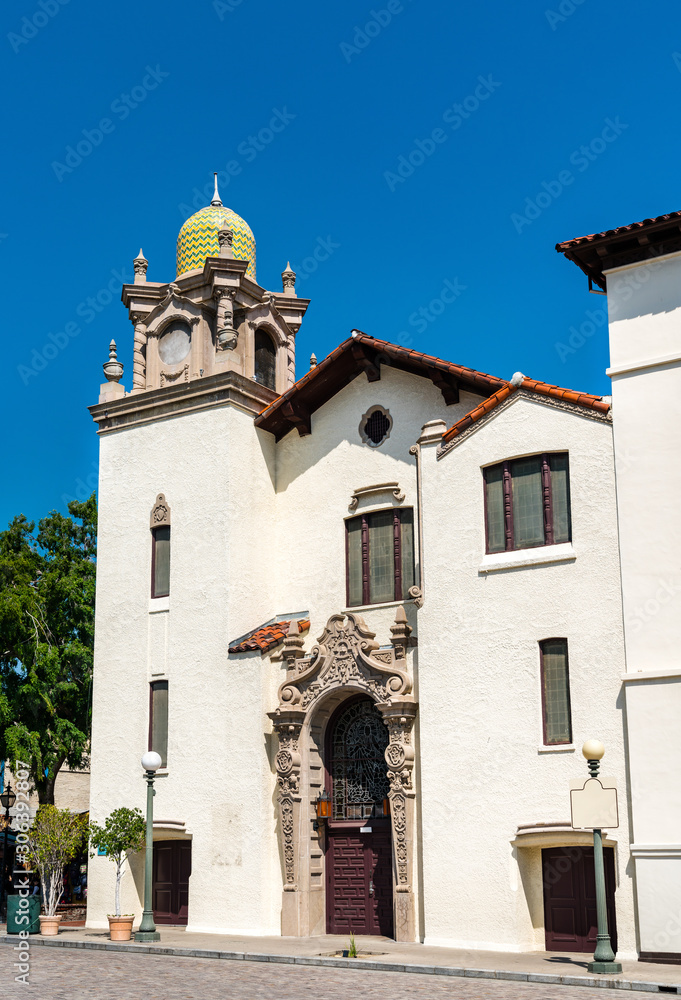 Fototapeta premium La Plaza United Methodist Church in Los Angeles, California
