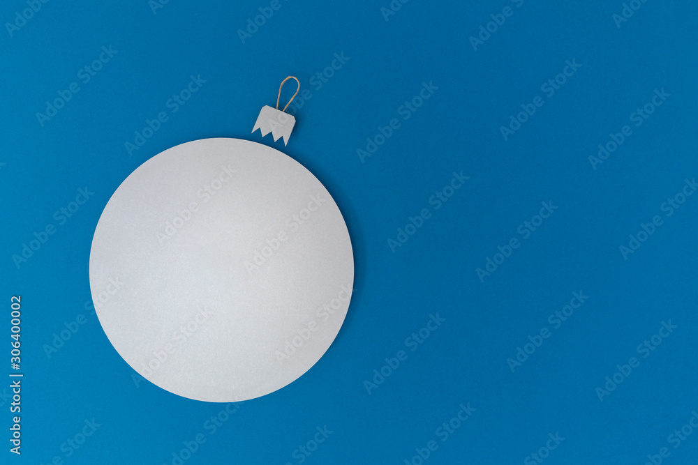 Weihnachtskugel auf blauen Hintergrund. Weihnachtskugel auf blauen Hintergrund.