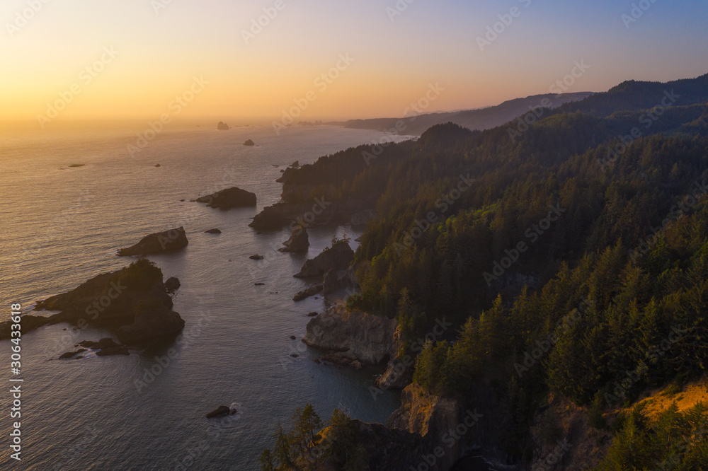 Beautiful setting sunshine on the Pacific Northwest Coastline in Oregon