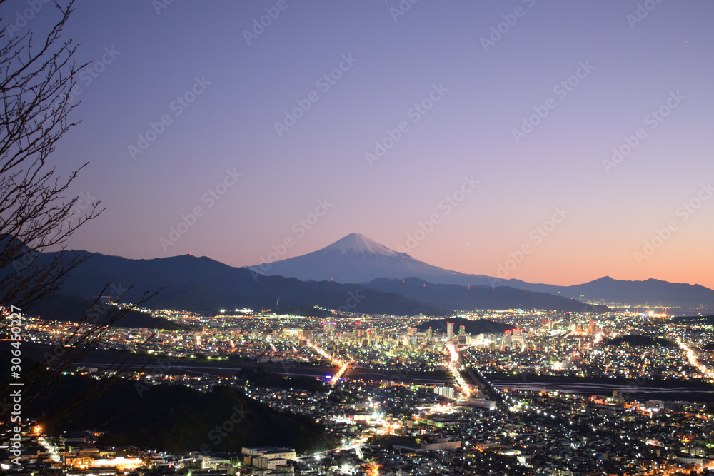 朝鮮岩山頂にて朝焼けの富士山