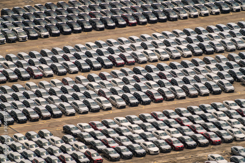 Принти на полотні Import cars lined up at container terminal
