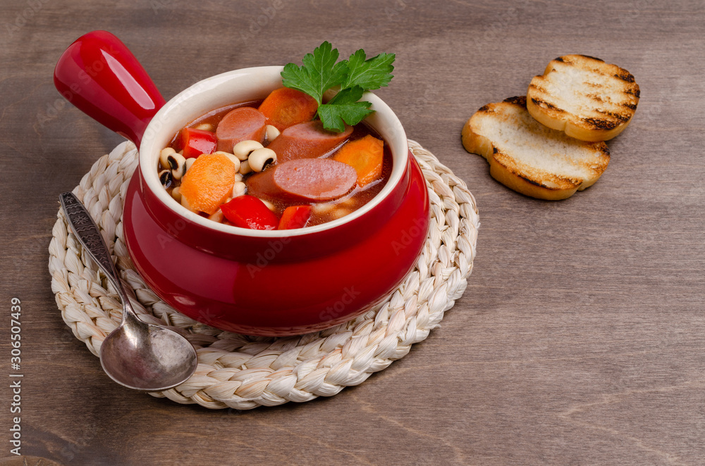 Stewed beans with sausages Stewed beans with sausages