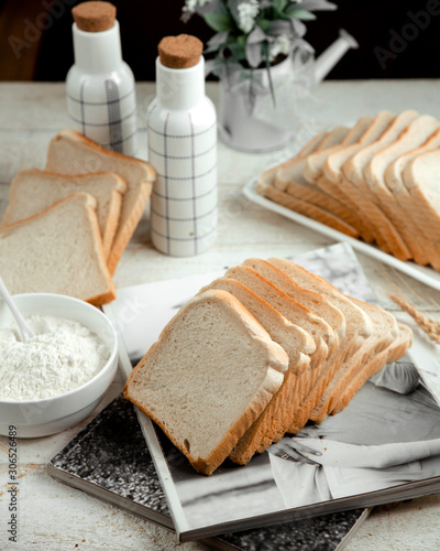 Tablou pe pânză sliced white bread with sour cream