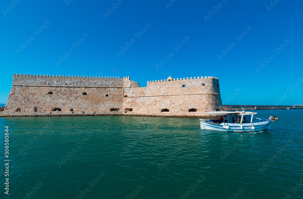 Day foto of Koules fortress in Heraklion city, Crete