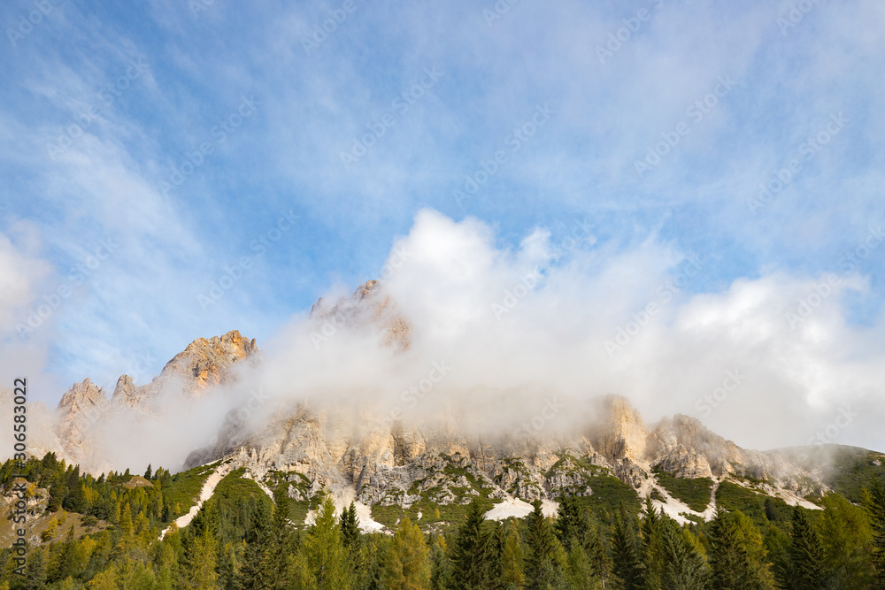 Dolomites: clouds and fog in the mountains!