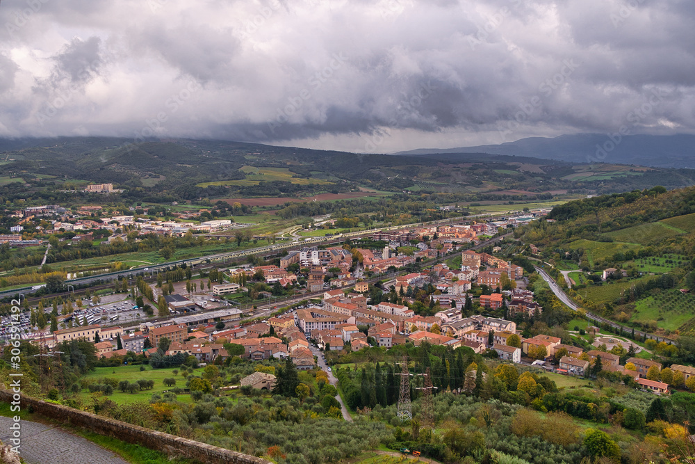 2019-11-02 VALLEY IN THE TOWN OF ORVIETO