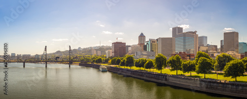Fotografie Beautiful Panorama of Downtown Portland  cityscape skyscrapers and Hawthorne Bri