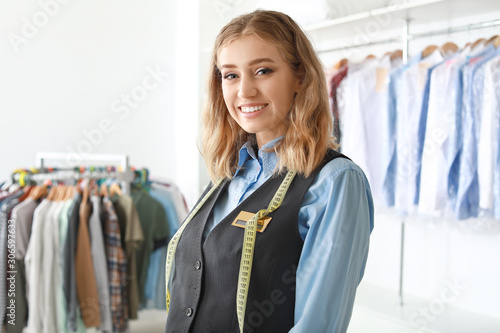 Professional Dry Cleaner Em...