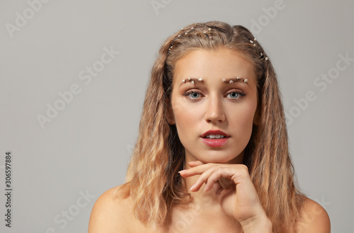 Young woman with creative e...