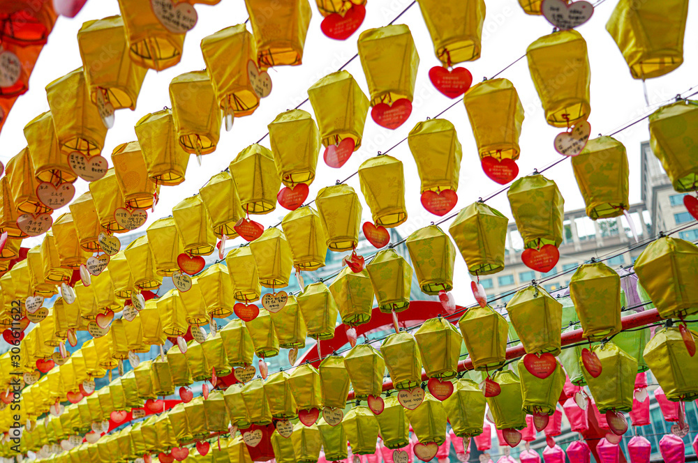 Naklejka premium Seoul Colored paper lanterns, a Buddhist temple in Seoul.