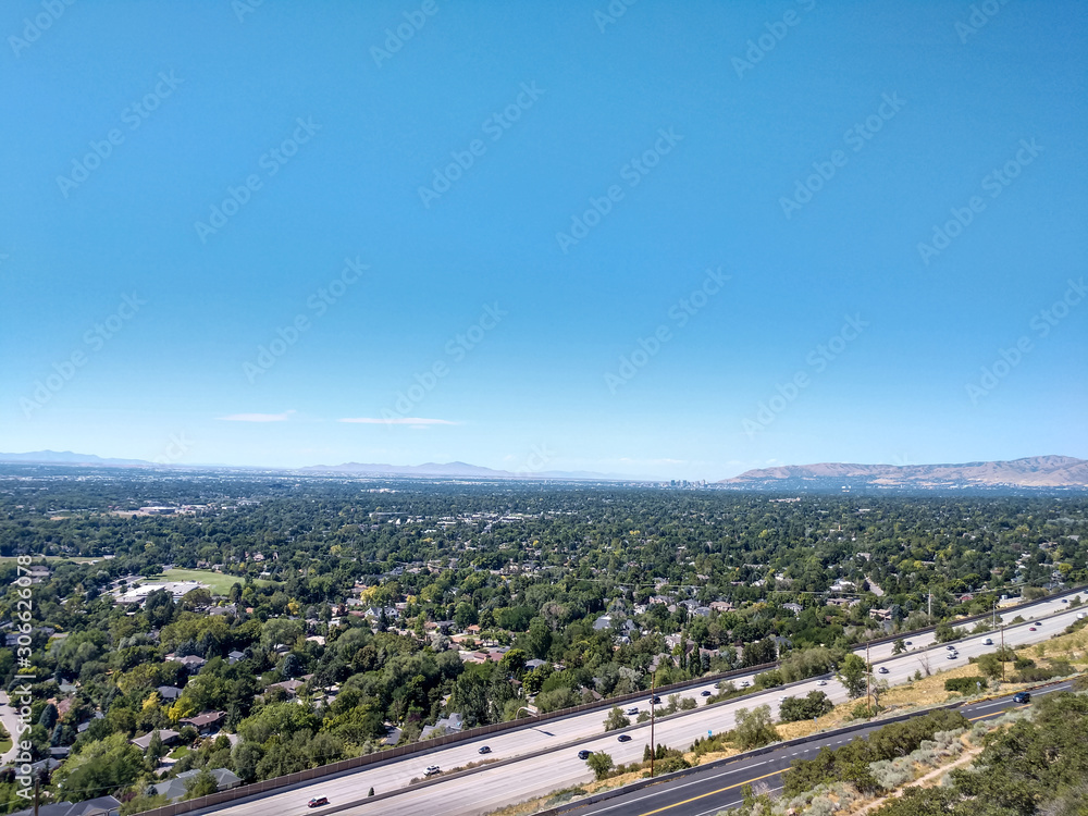 Fototapeta premium Aerial view of the city, Albuquerque, New Mexico from the Sandia Mountain Crest