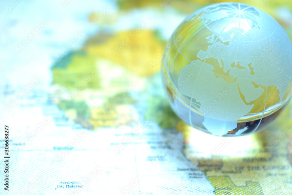 世界地図と地球儀 ガラス玉 Stock Photo Adobe Stock 世界地図と地球儀 ガラス玉 Stock Photo Adobe Stock