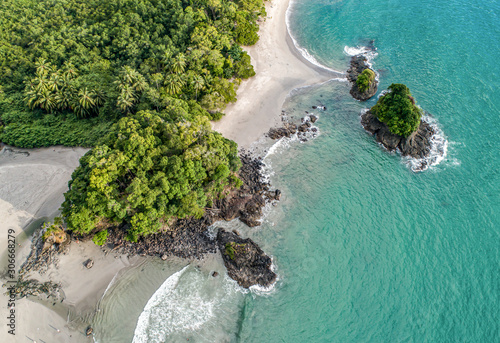 Tableau sur toile Aerial View of Tropical espadilla beach and Coastline near the Manuel Antonio na