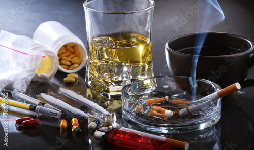 Fotografie Addictive substances, including alcohol, cigarettes and drugs