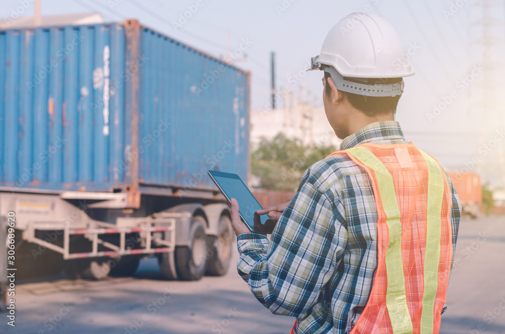 Container industry supervisor for container loading for export Container industry supervisor for container loading for export