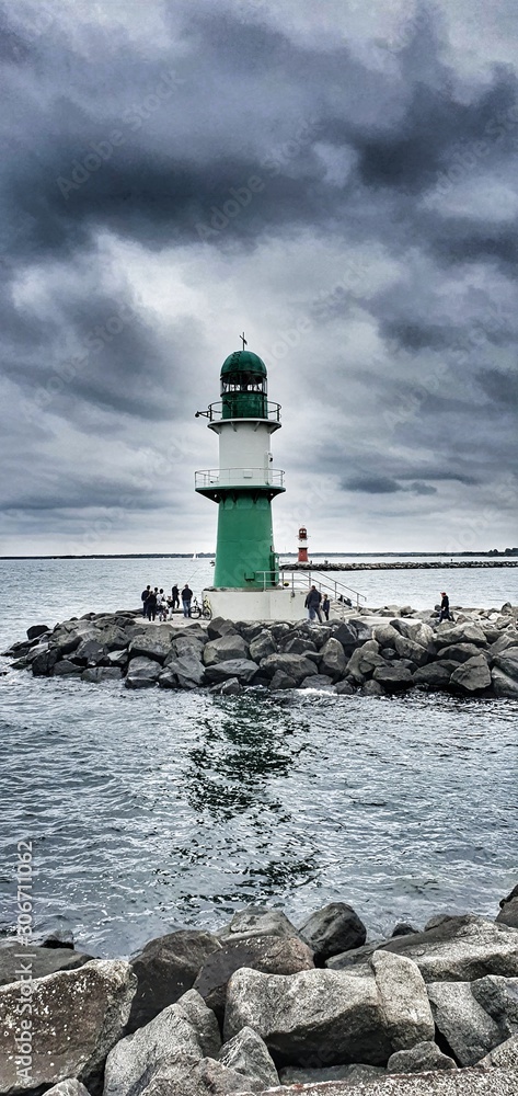 Obraz premium lighthouse on coast of sea