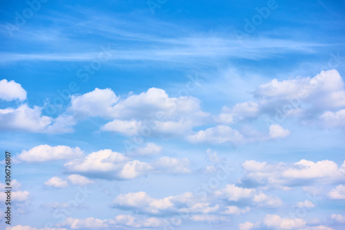 Fototapeta Naklejka Na Ścianę i Meble -  Only the blue sky with many white heap clouds