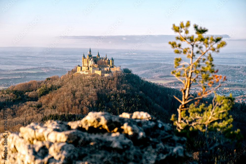 Die Burg Hohenzollern im Herbst